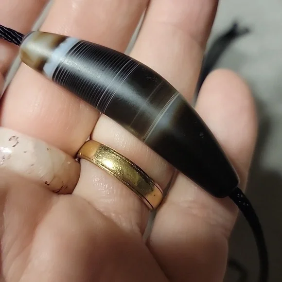 Vein Stone Ox Horn~Inner Mongolia Gobi Banded Eye Agate Curve Necklace Pendant - Picture 2 of 9